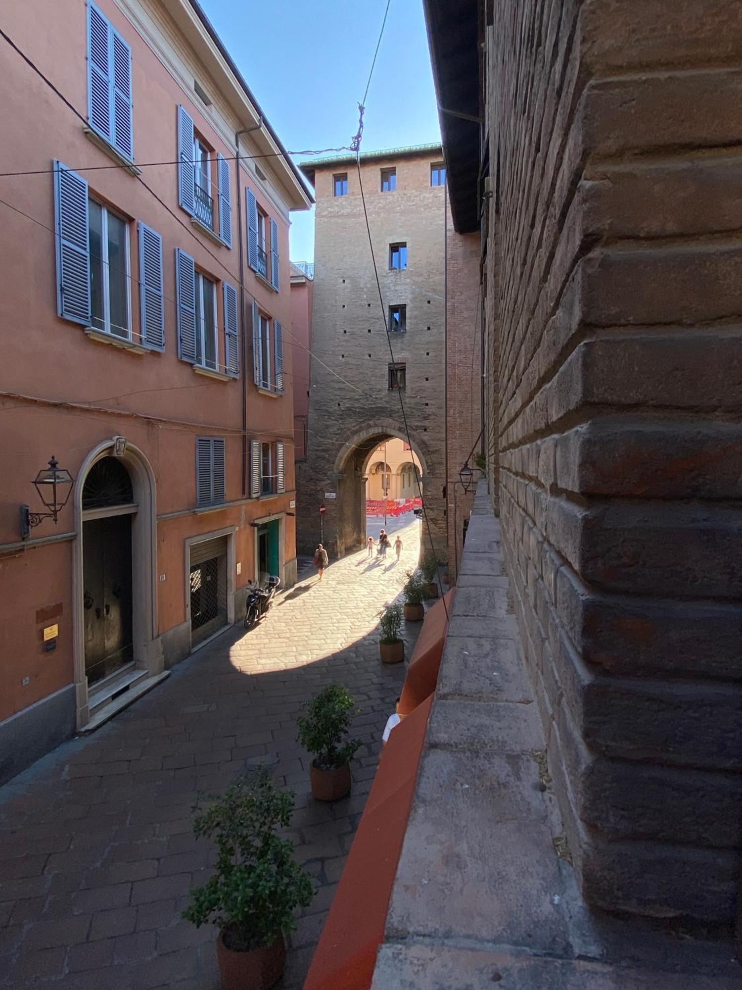 Porta Nova, Bologna By Short Holidays ภายนอก รูปภาพ