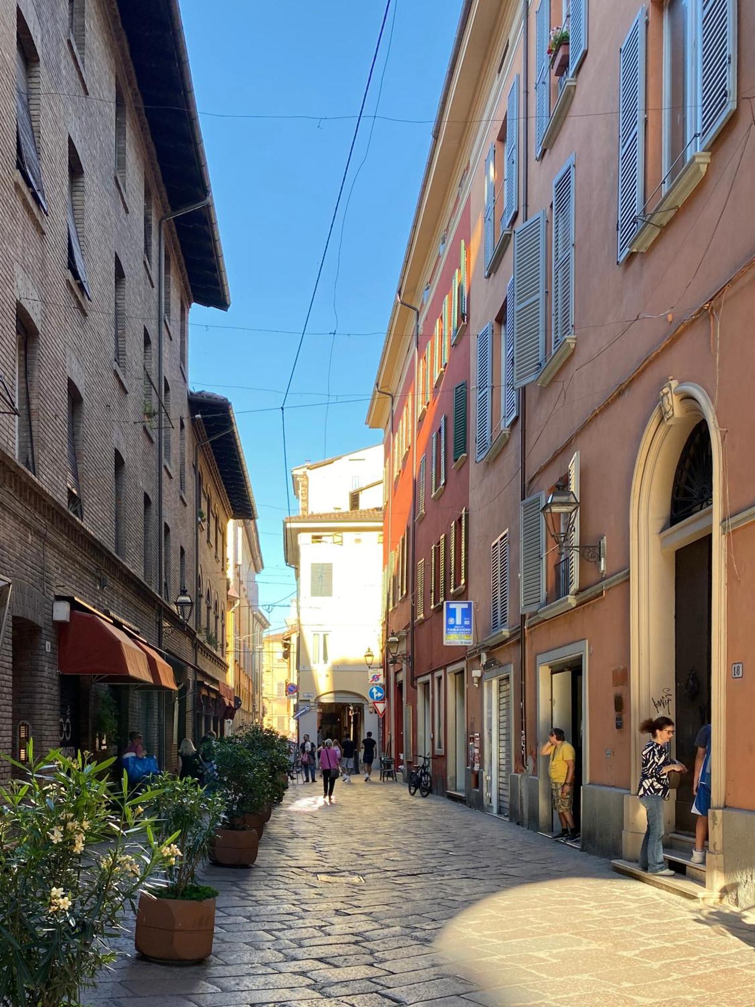 Porta Nova, Bologna By Short Holidays ภายนอก รูปภาพ